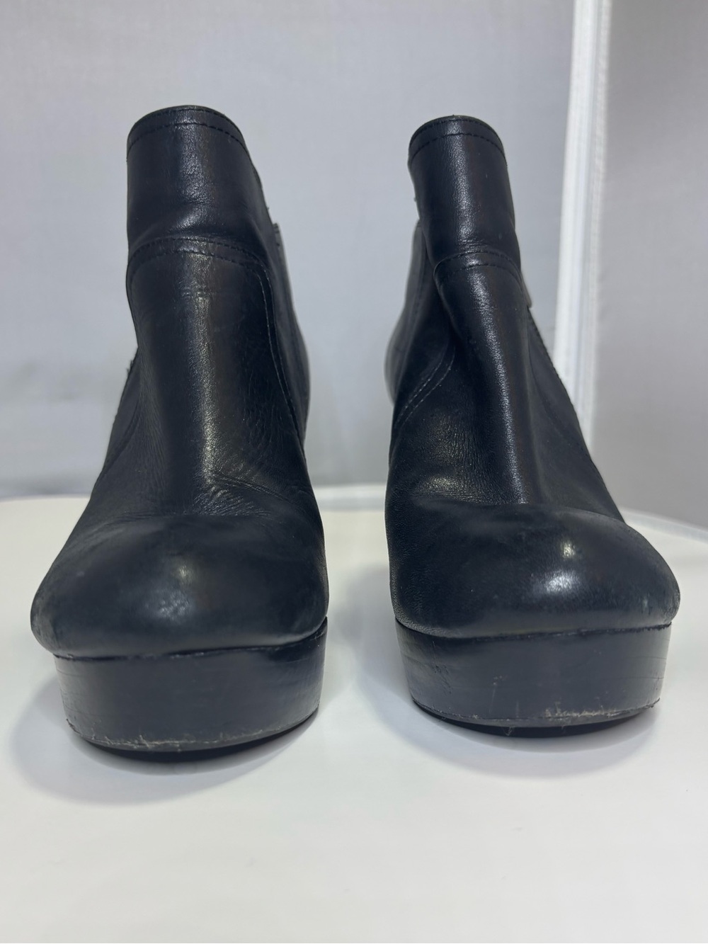 Gianni Bini women's size 6.5 black chunky heel booties - Picture 5 of 10